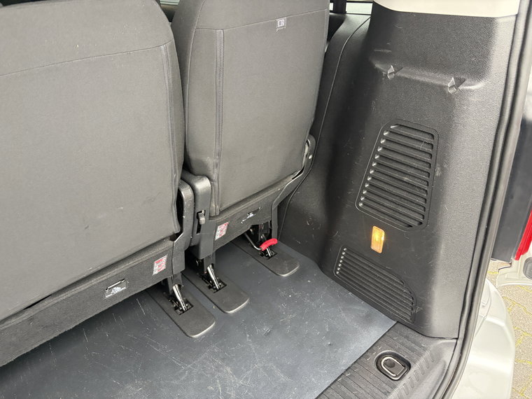 Vehicle Image 27