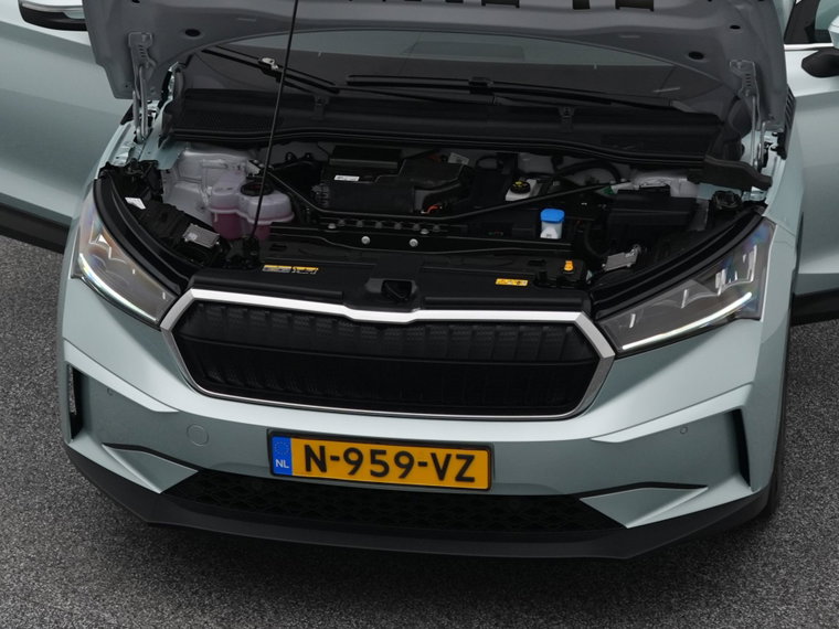 Vehicle Image 32