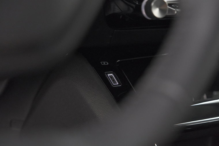 Vehicle Image 33