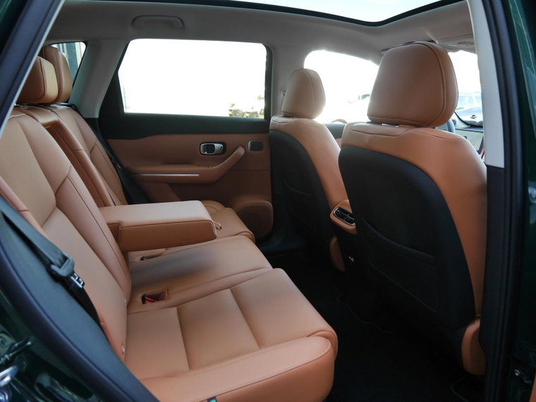 Vehicle Image 15
