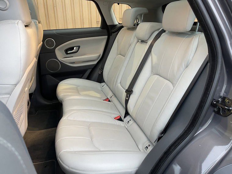 Vehicle Image 25