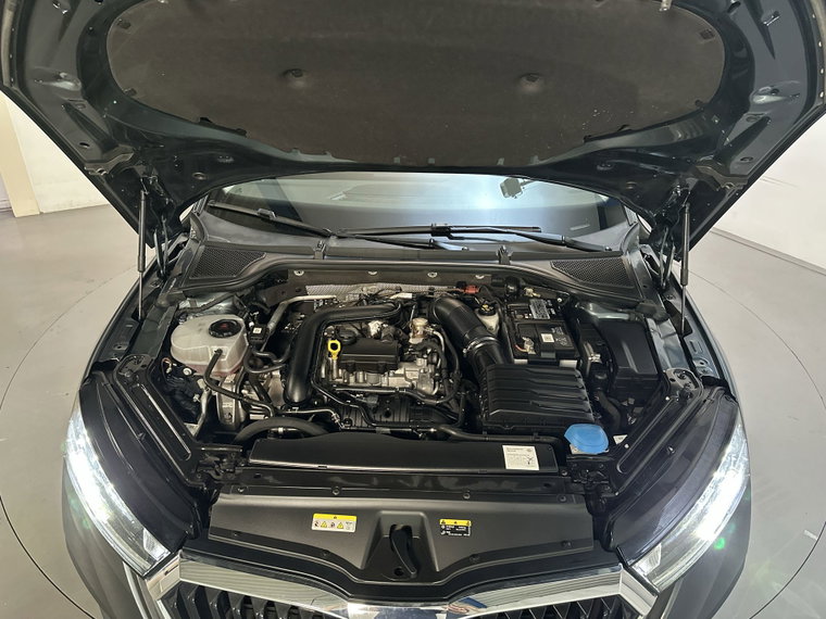 Vehicle Image 17