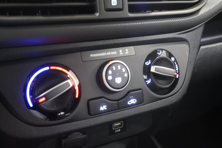 Vehicle Image 26