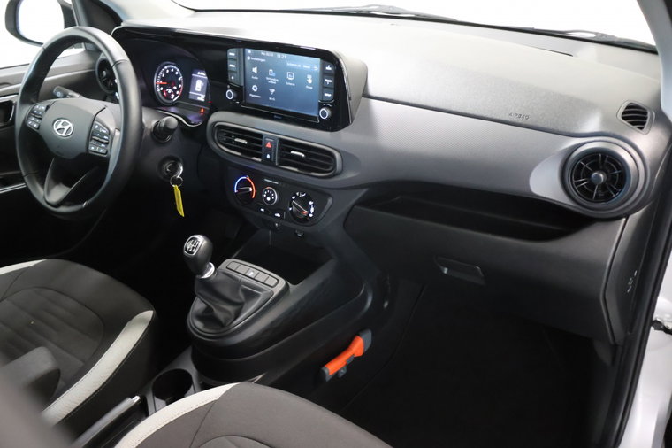 Vehicle Image 11