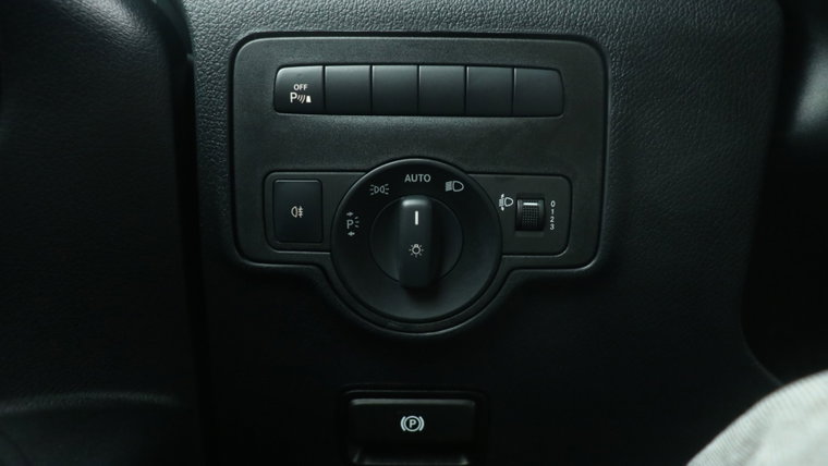 Vehicle Image 29