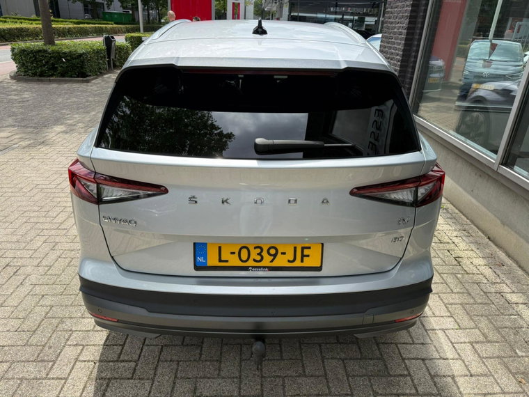 Vehicle Image 27