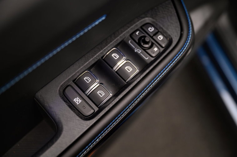 Vehicle Image 38