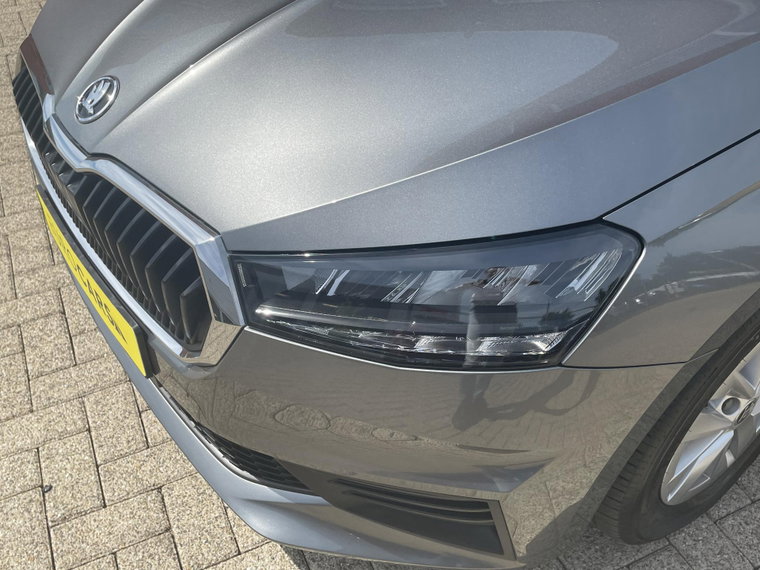 Vehicle Image 23