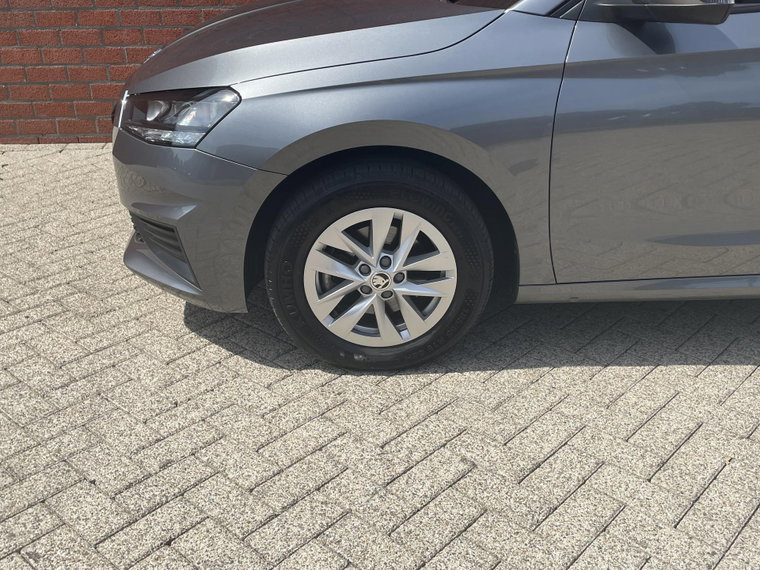 Vehicle Image 26