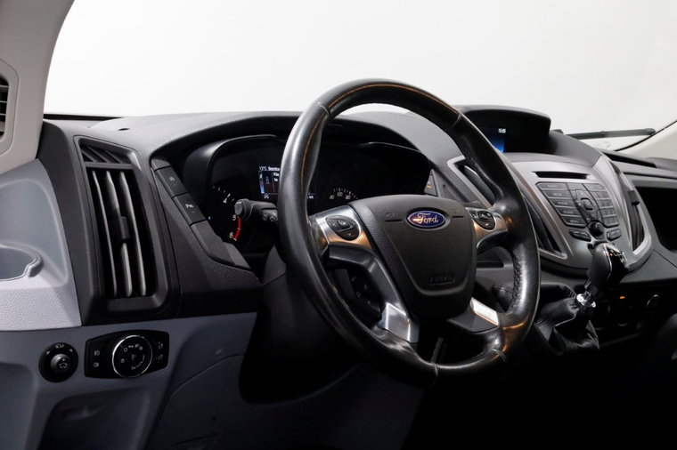 Vehicle Image 12