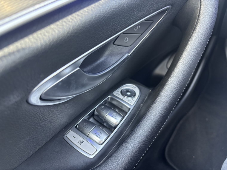 Vehicle Image 28