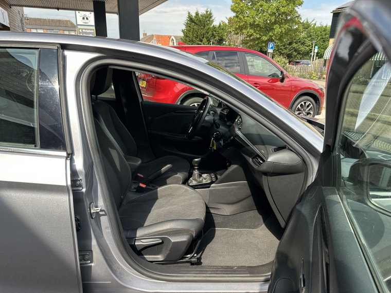 Vehicle Image 12