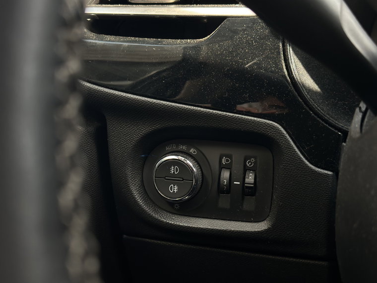 Vehicle Image 28