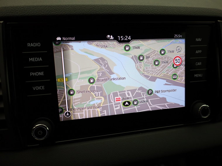 Vehicle Image 9