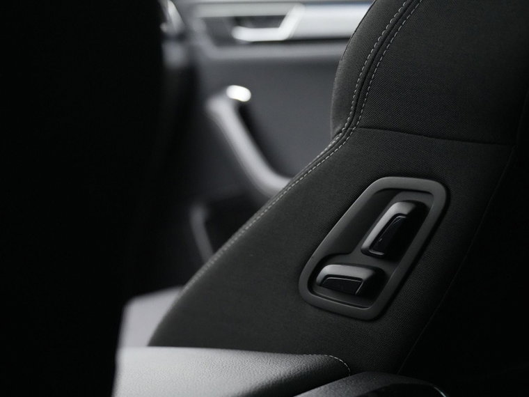 Vehicle Image 40