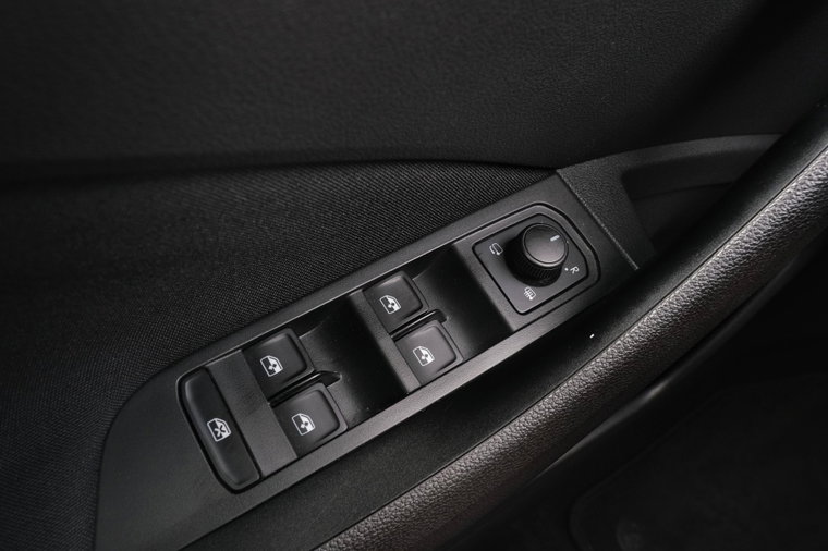 Vehicle Image 26