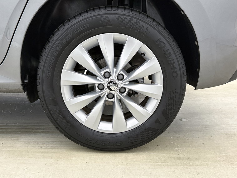 Vehicle Image 40