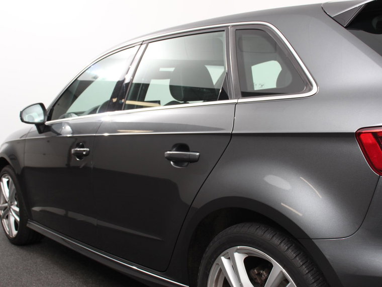 Vehicle Image 30