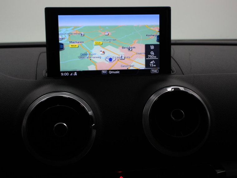 Vehicle Image 36