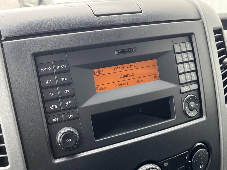 Vehicle Image 27