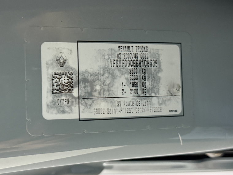 Vehicle Image 25