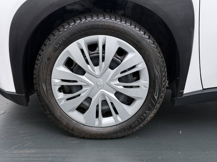 Vehicle Image 16