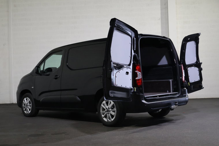 Vehicle Image 12