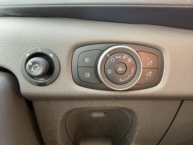 Vehicle Image 26