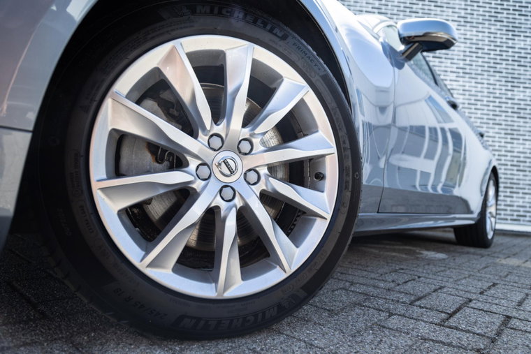 Vehicle Image 11