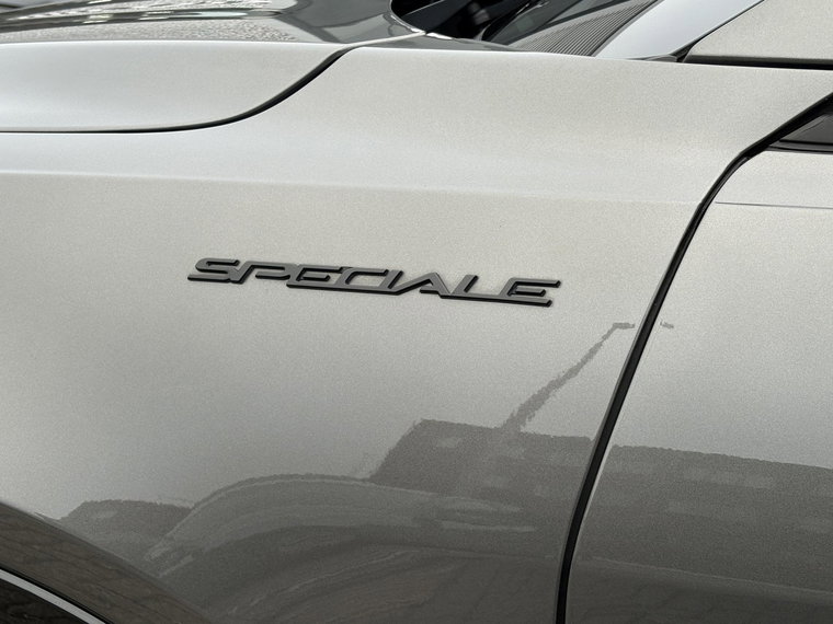 Vehicle Image 42