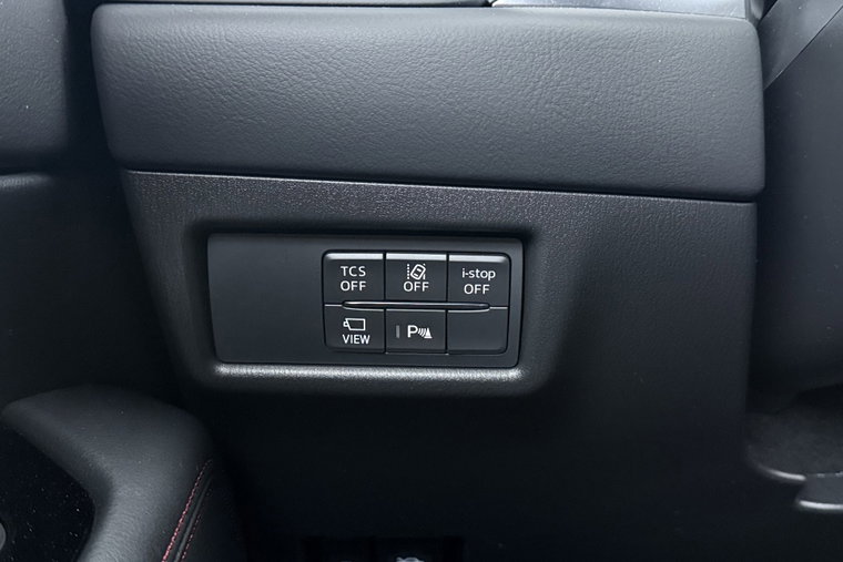 Vehicle Image 32