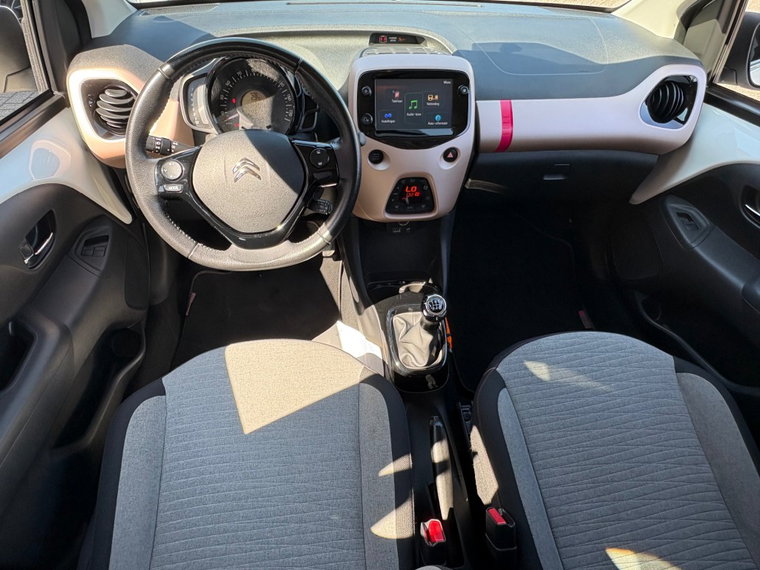 Vehicle Image 6