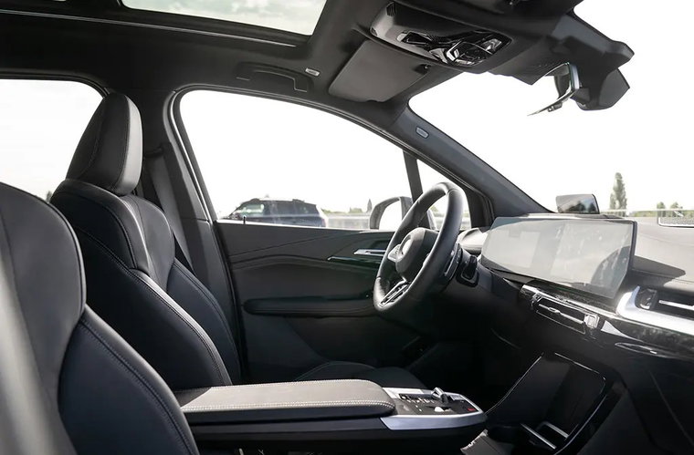 Vehicle Image 13