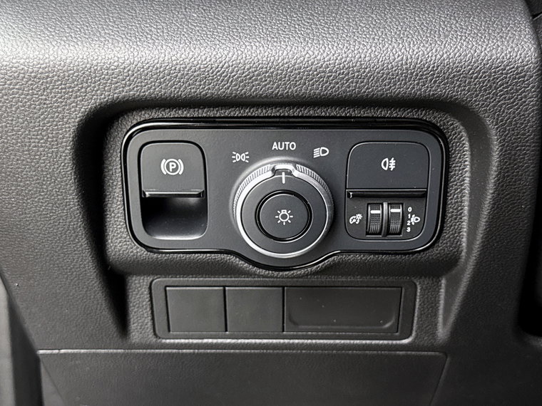 Vehicle Image 26
