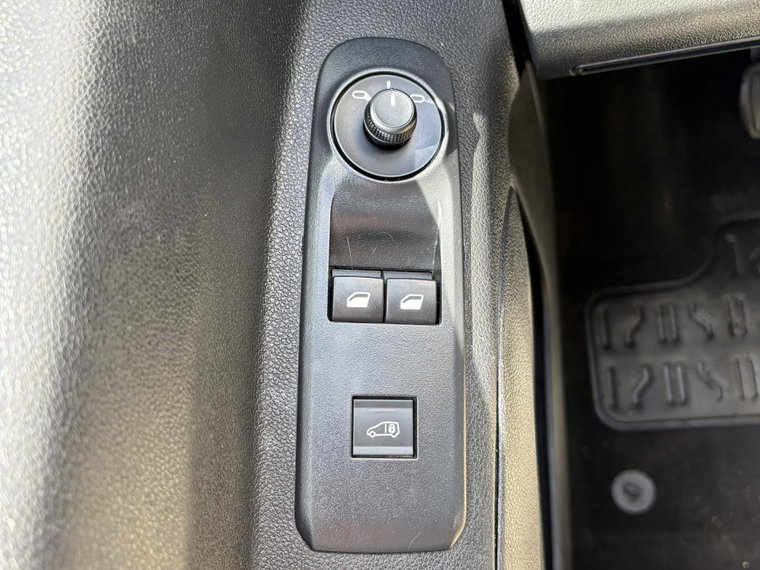 Vehicle Image 28