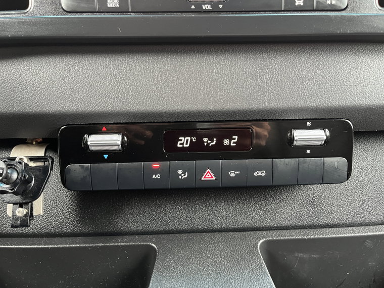 Vehicle Image 26