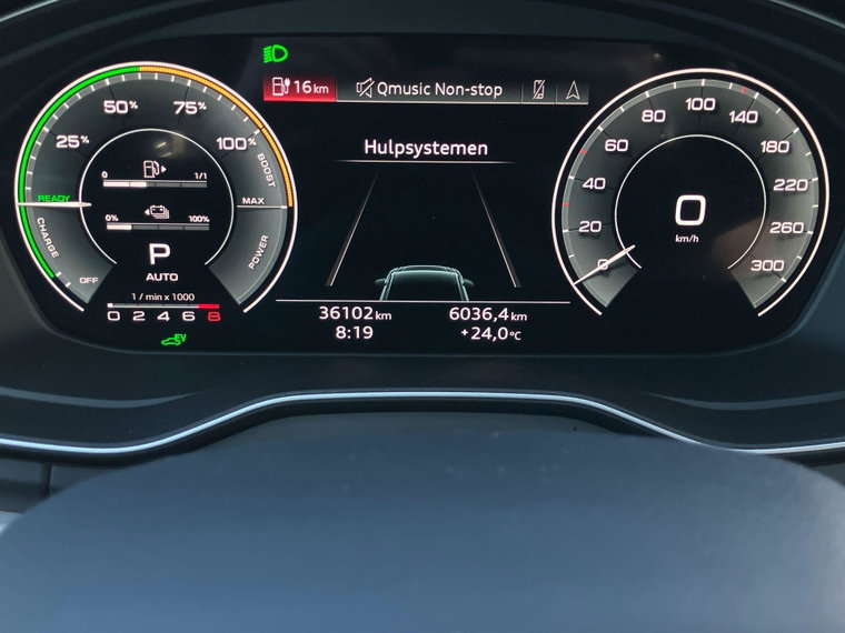 Vehicle Image 32