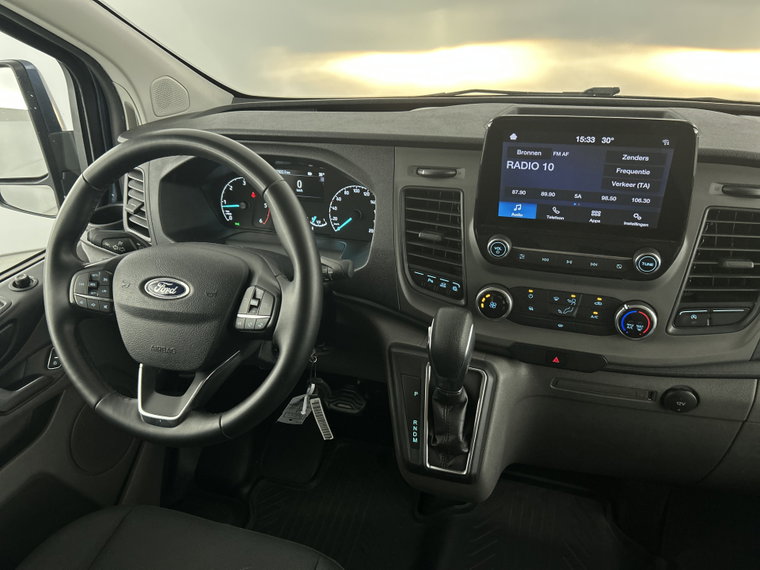 Vehicle Image 25