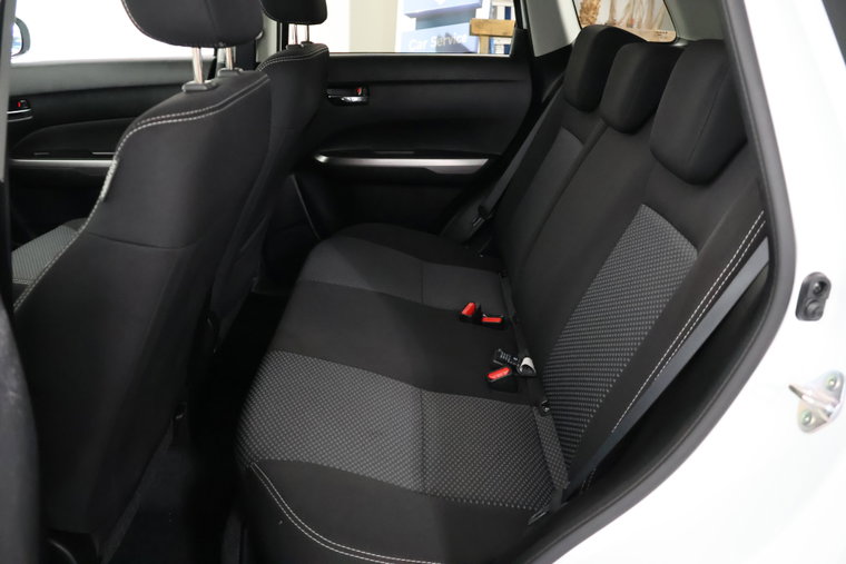 Vehicle Image 13