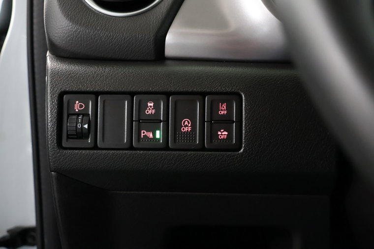 Vehicle Image 25
