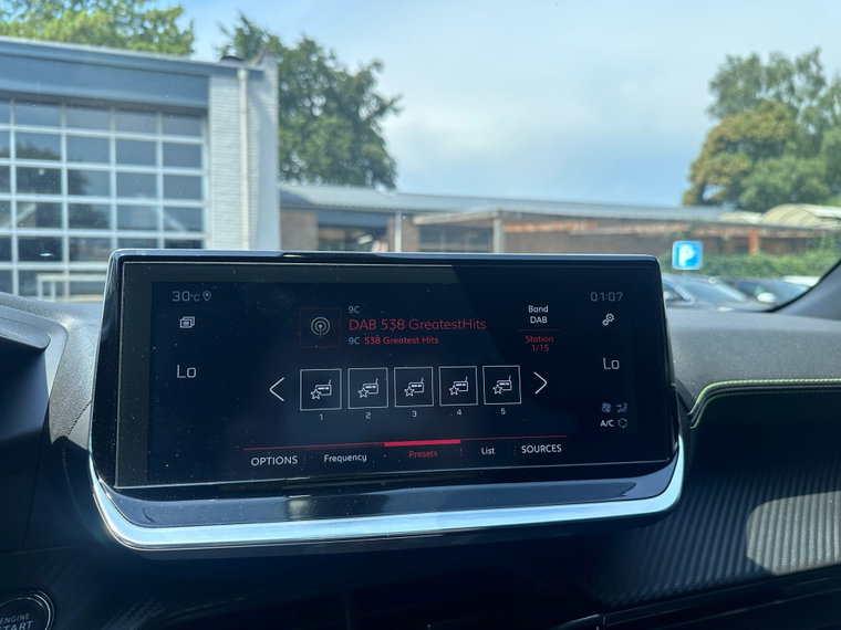 Vehicle Image 22