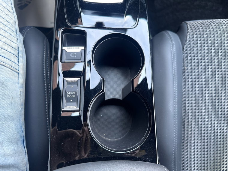 Vehicle Image 33