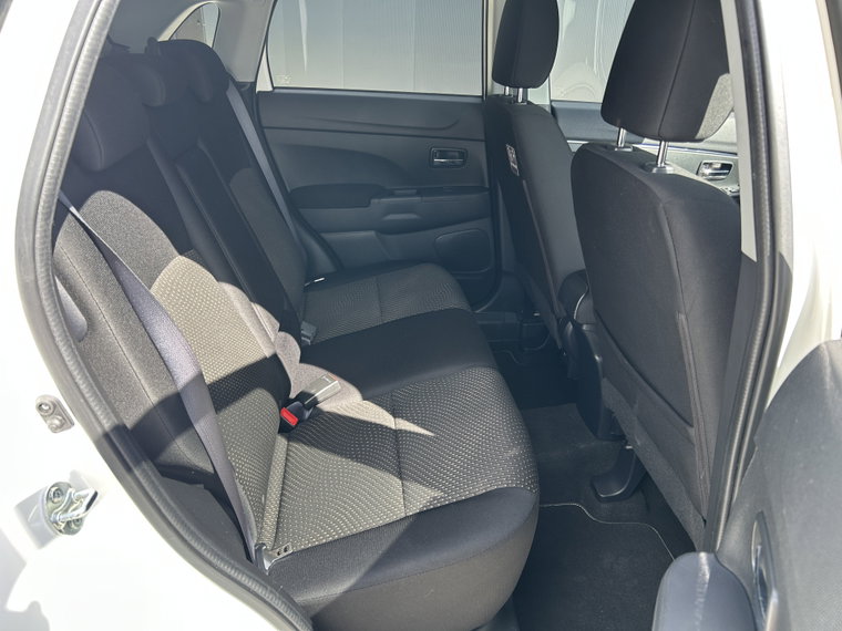 Vehicle Image 23