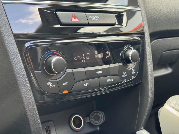 Vehicle Image 28