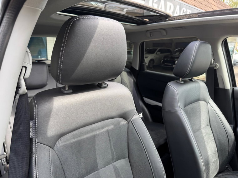 Vehicle Image 37