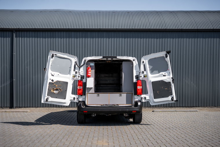 Vehicle Image 9