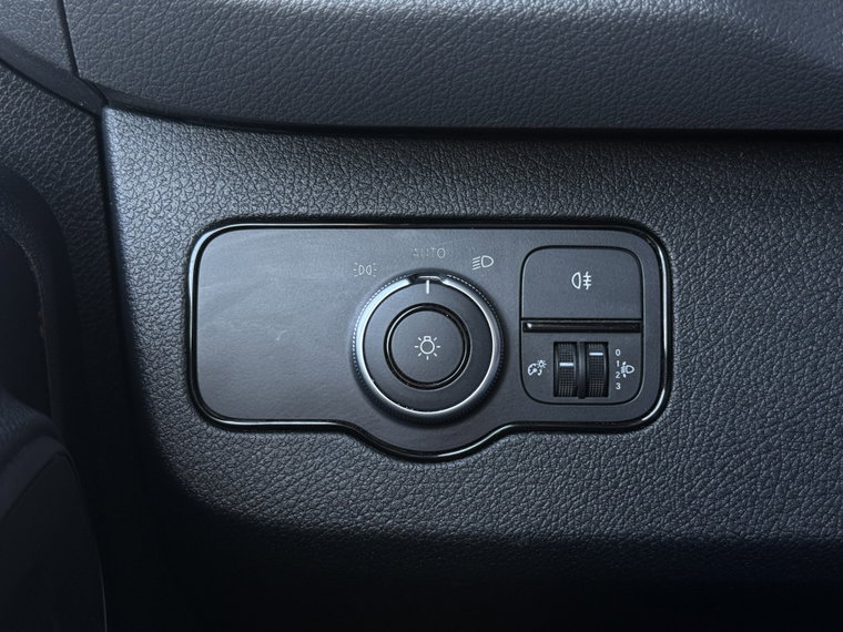 Vehicle Image 27