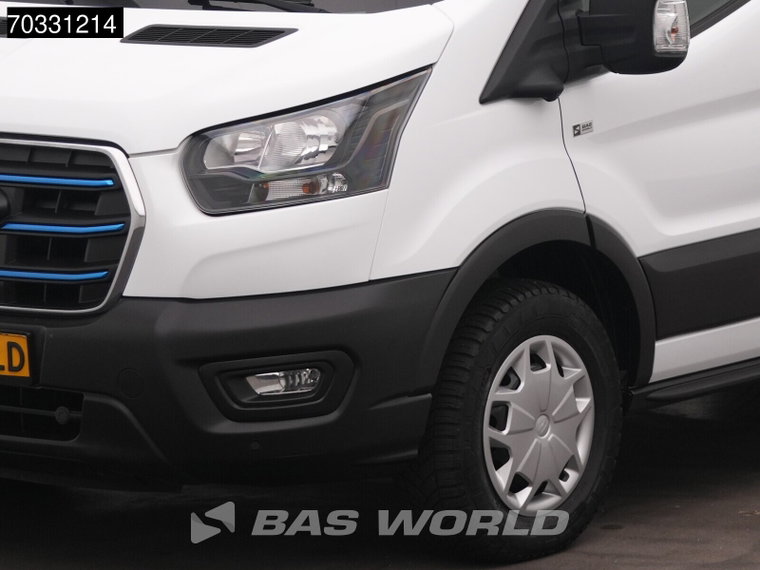 Vehicle Image 37