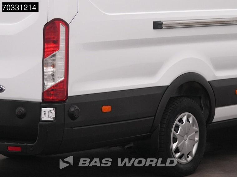 Vehicle Image 38