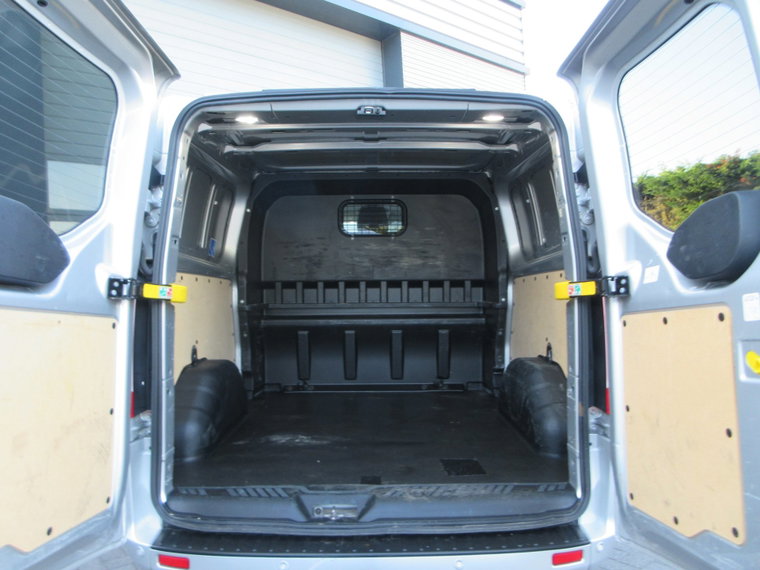 Vehicle Image 8